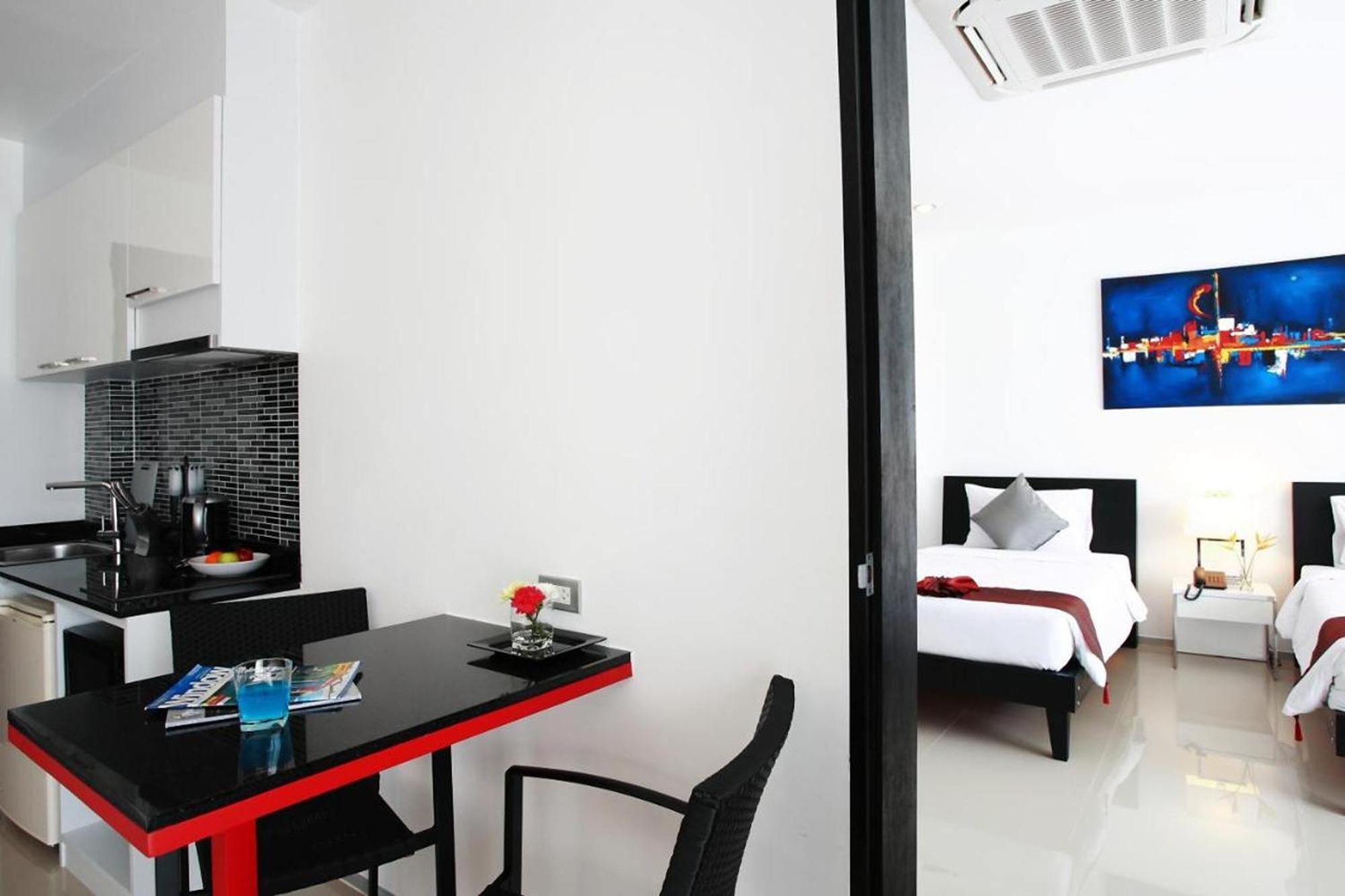 One World One Home Naiharn Hotel Rawai Exteriér fotografie