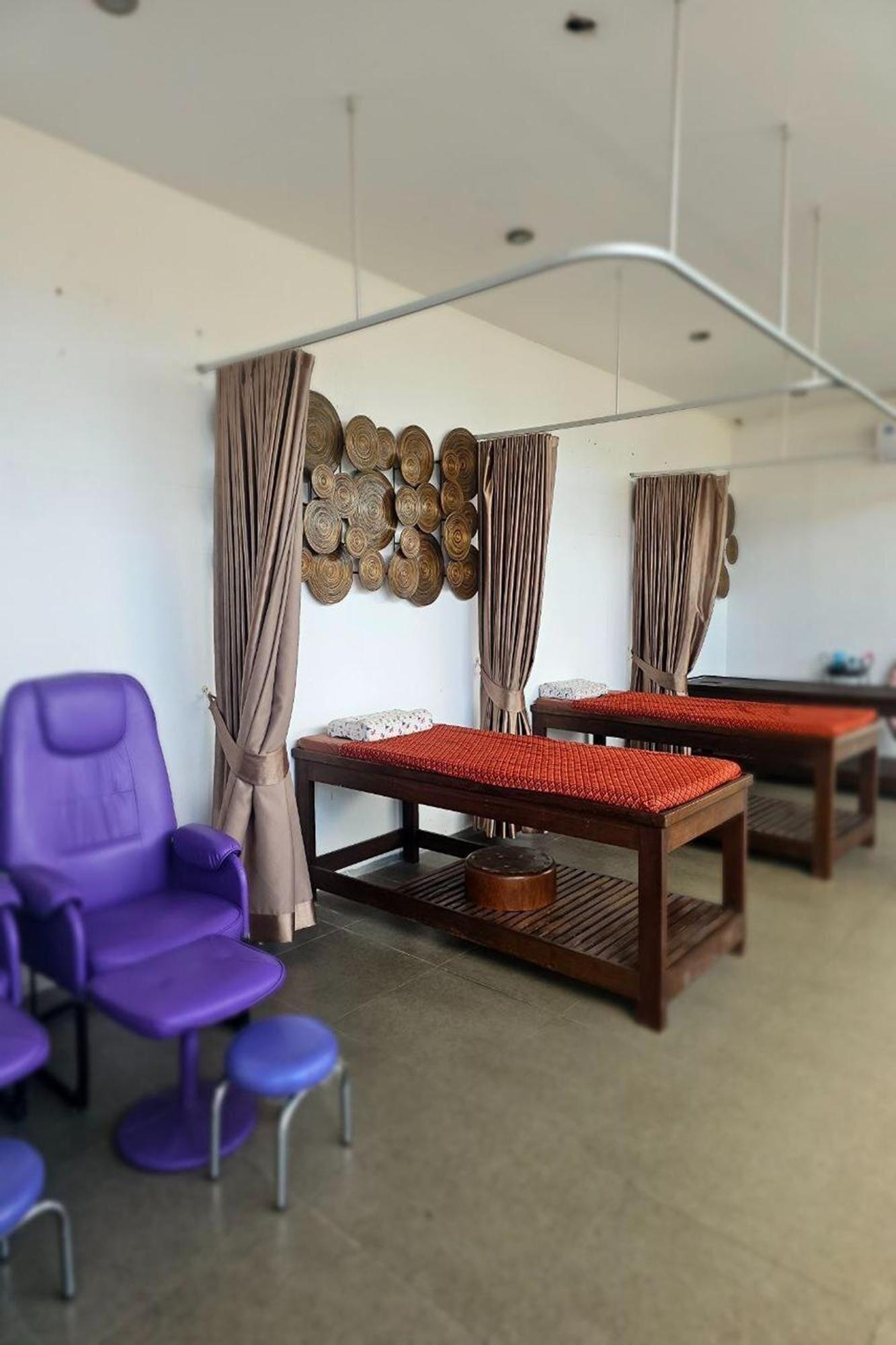 One World One Home Naiharn Hotel Rawai Exteriér fotografie